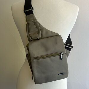 Travelon Anti-Theft Classic Messenger Bag